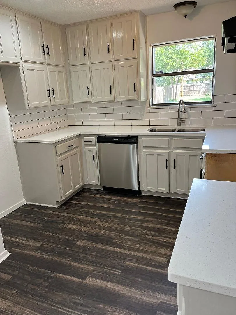 Building Photo - 2407 Engleford Dr