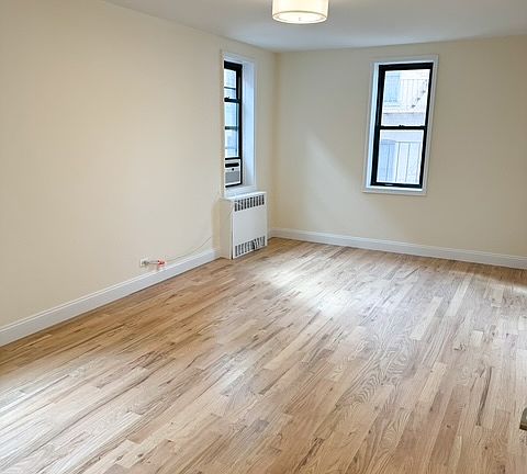 2nd image of 3439 Knox Pl APT 5A