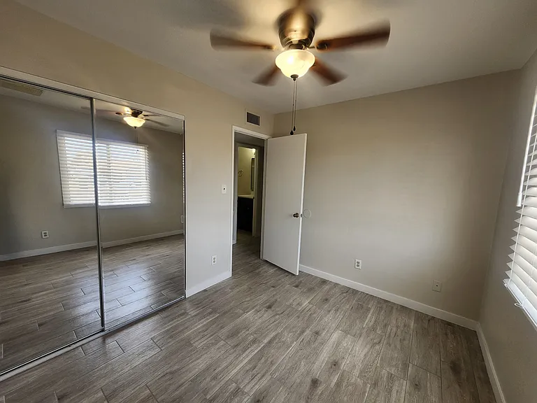 3136 W Port Au Prince Ln — Photo 16