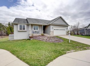 245 Lexington Pl, Deerfield, WI 53531