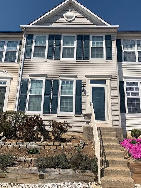 1st image of 449 Pearlbush Sq NE
