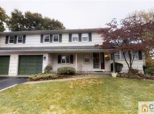 15 Calvert Ave W, Edison, NJ 08820