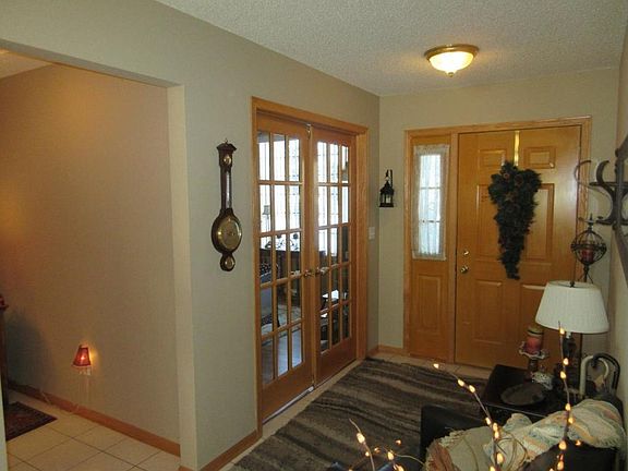 2nd image of 872 Aspen Cir