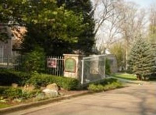 5083 Timber Cove Cir, Clarkston, MI 48346