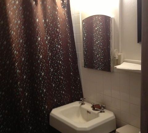 5th image of 1648 Charles Ave APT 100