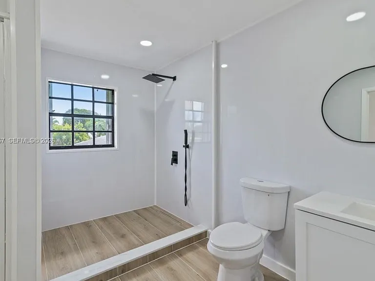 1409 NW 44th St #B — Photo 12