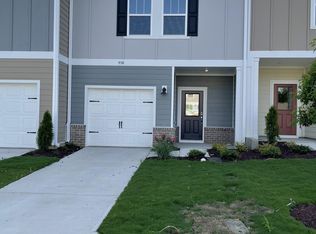 930 Field Ivy Dr, Fuquay Varina, NC 27526