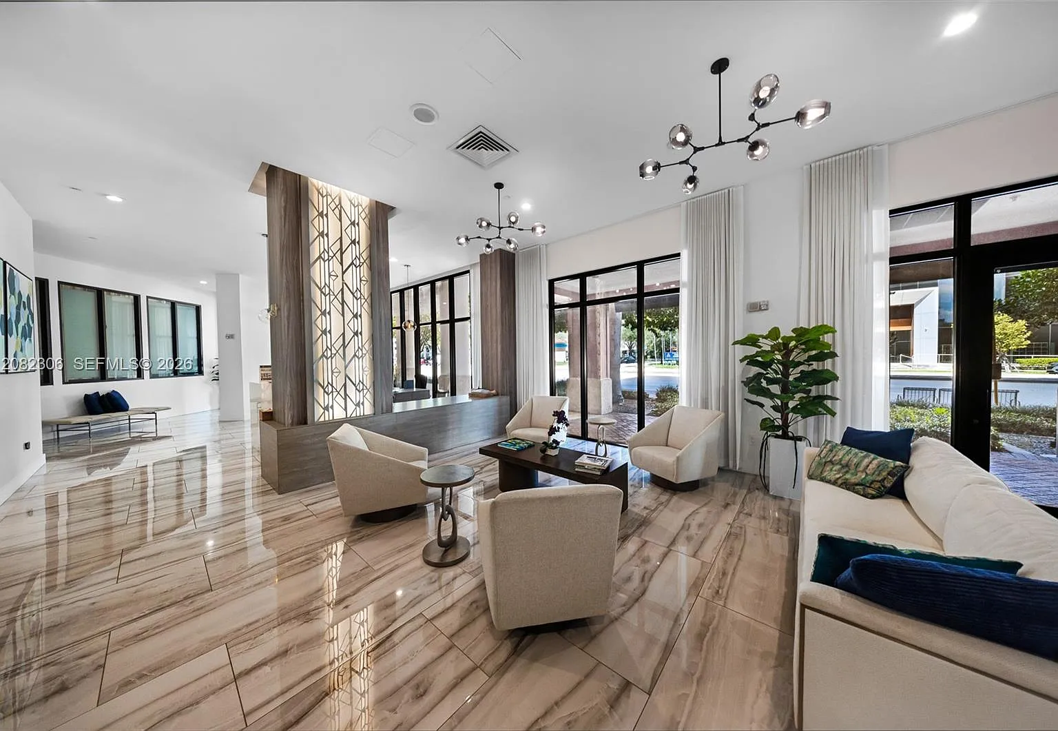 Waverly At Las Olas Condo — Photo 1