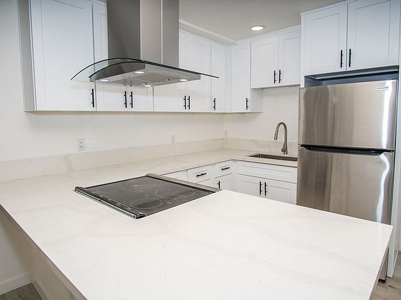 3rd image of 6701 Kelly St #E