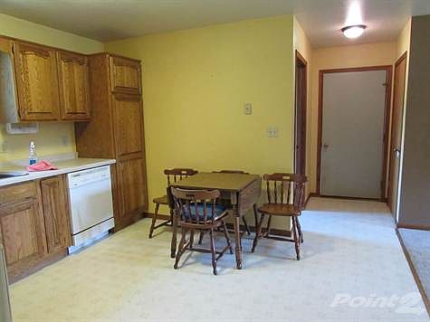 Kitchen / Dining Area