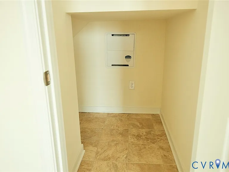 214 Greenpark Rd — Photo 16