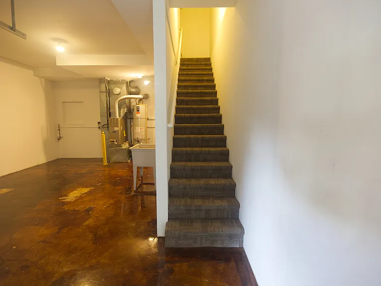 3 Erasmus St #3 — Photo 7