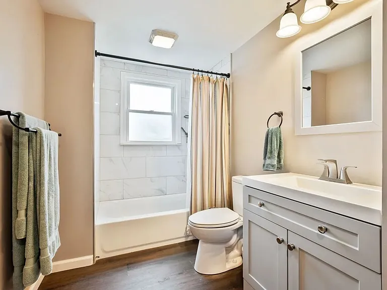 637 Bigelow St — Photo 3