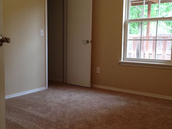 5th image of 113 W Fairlane Ct