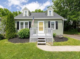 968 Whitney Rd W, Fairport, NY 14450