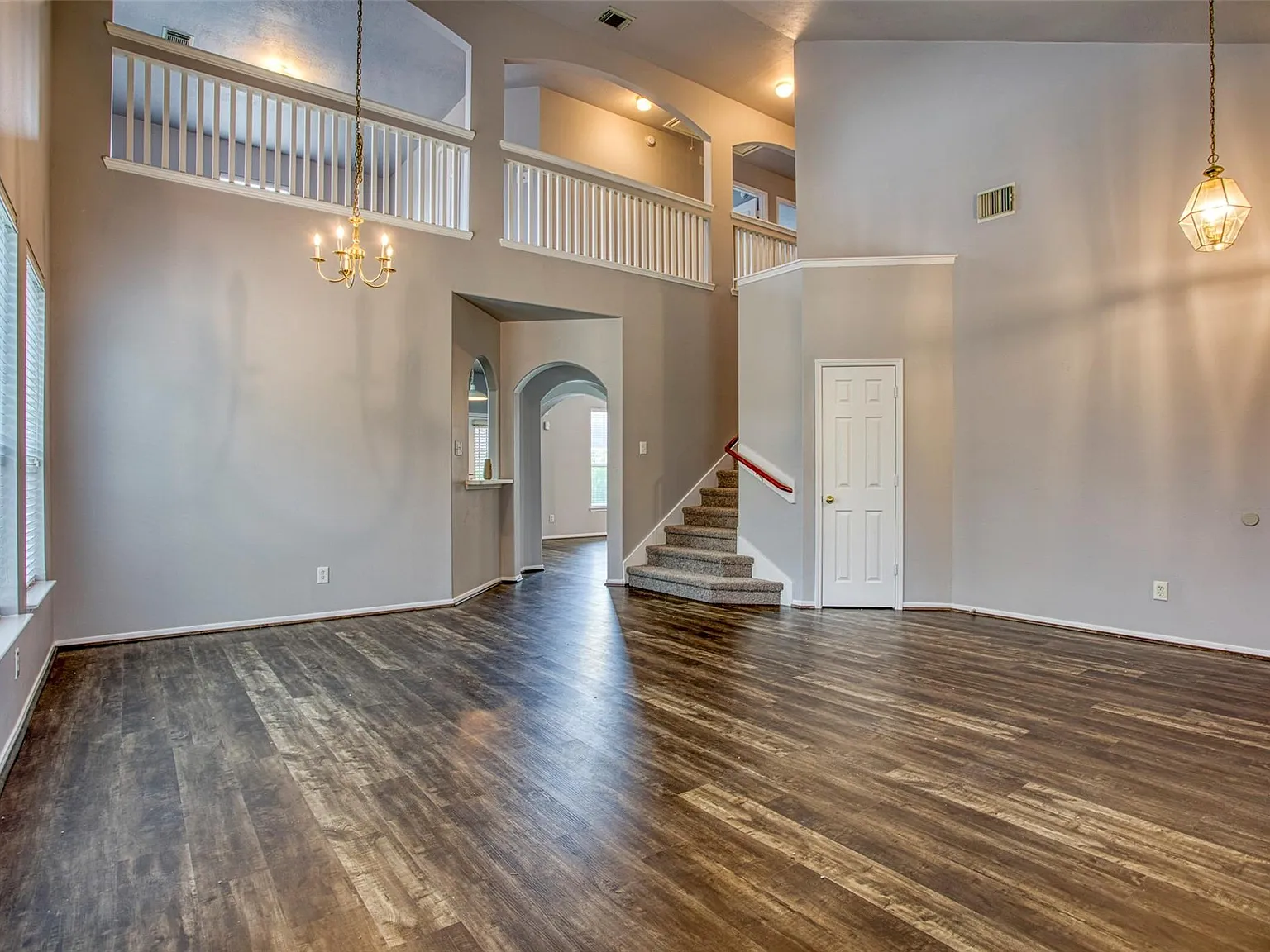3 bed, 2.5 bath, 2199 sqft, $2,395 — Photo 4