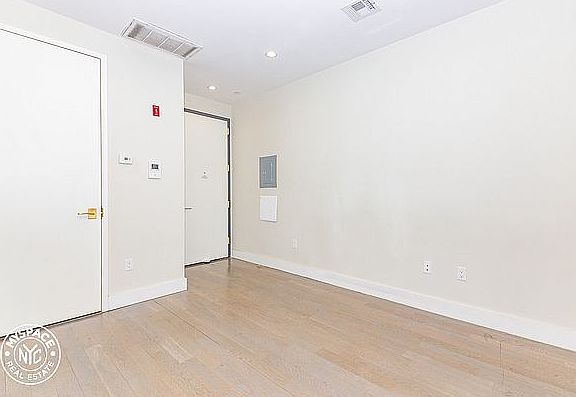 5th image of 162 Stuyvesant Ave #3K