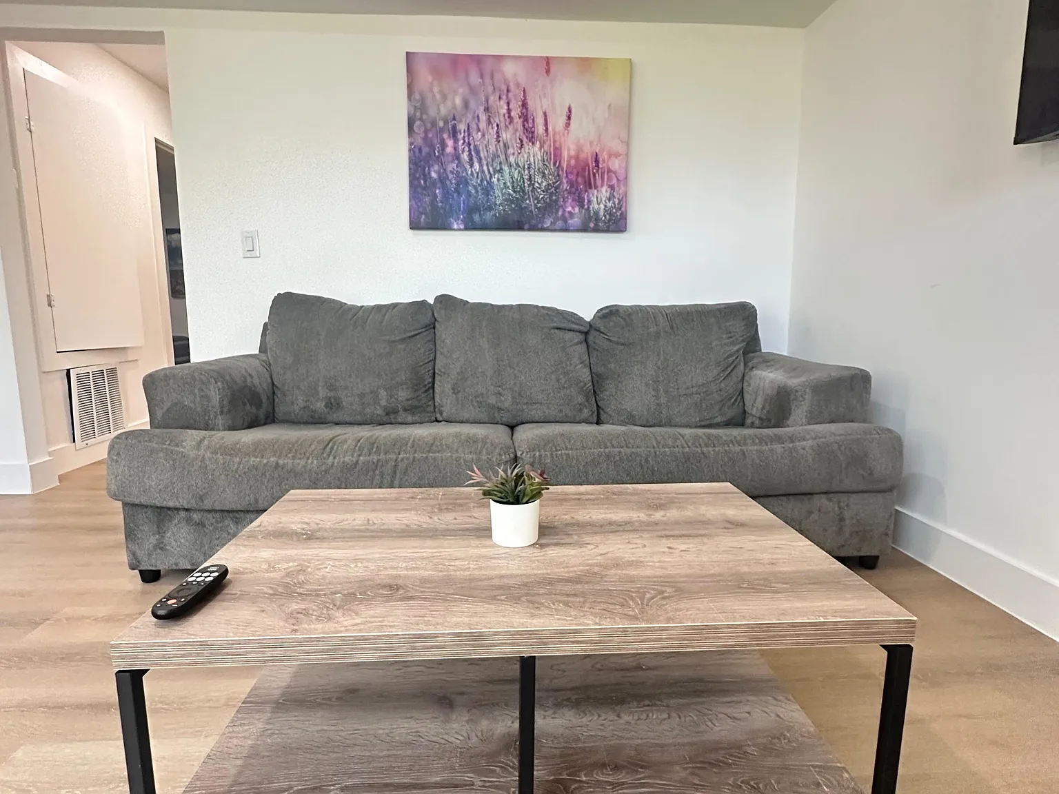 4 bed, 6.0 bath, 4850 sqft, $1,018 — Photo 4