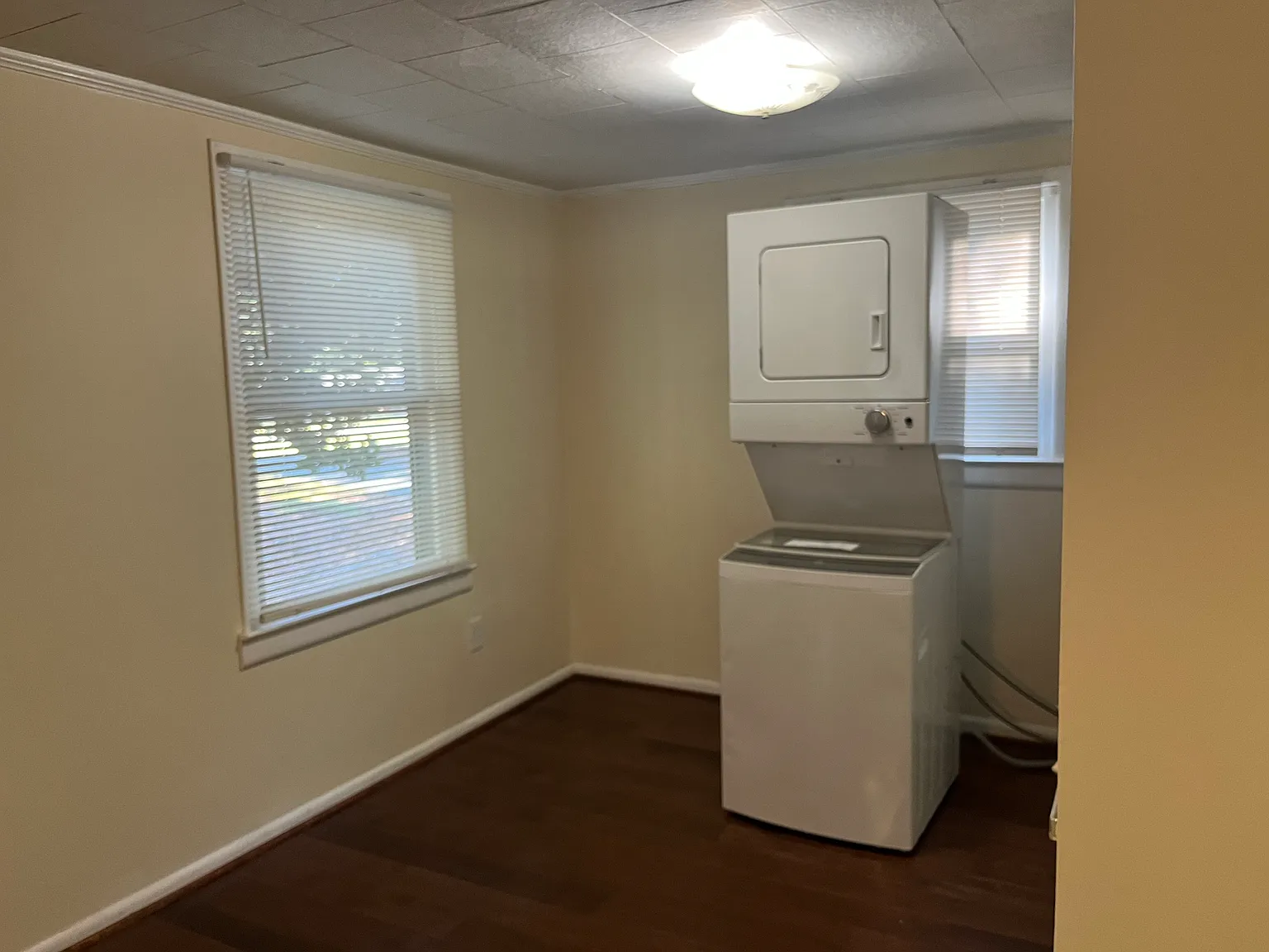 2 bed, 900 sqft, $1,200 — Photo 3