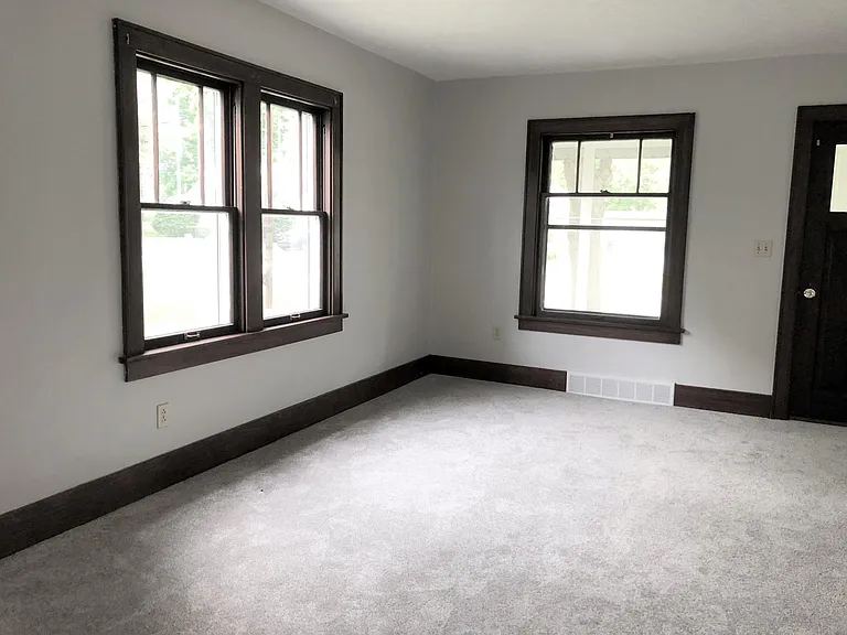 55 Myrtle Ave — Photo 13