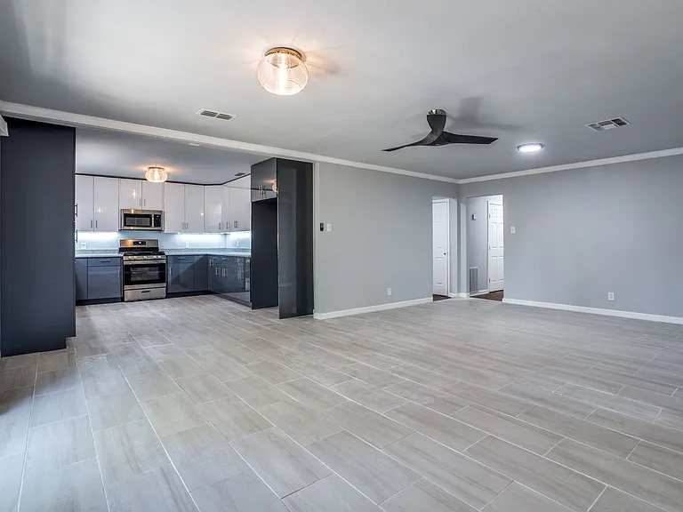 1403 Center St — Photo 7