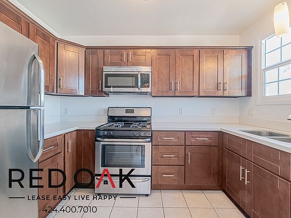2nd image of 332 1/2 N Ogden Dr #332-1/2