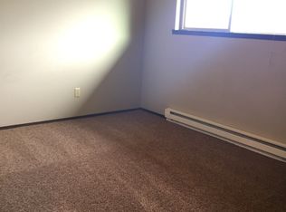 410 S 3rd St #B, Selah, WA 98942
