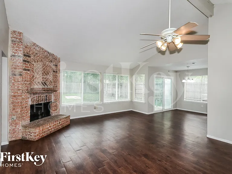 7506 Tetela Dr — Photo 3
