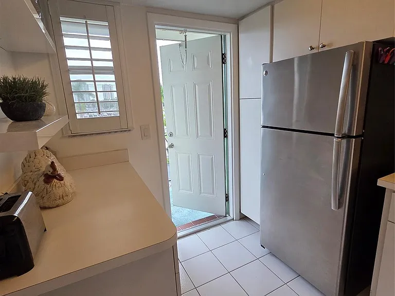 1333 E Hallandale Beach Blvd #305 — Photo 14