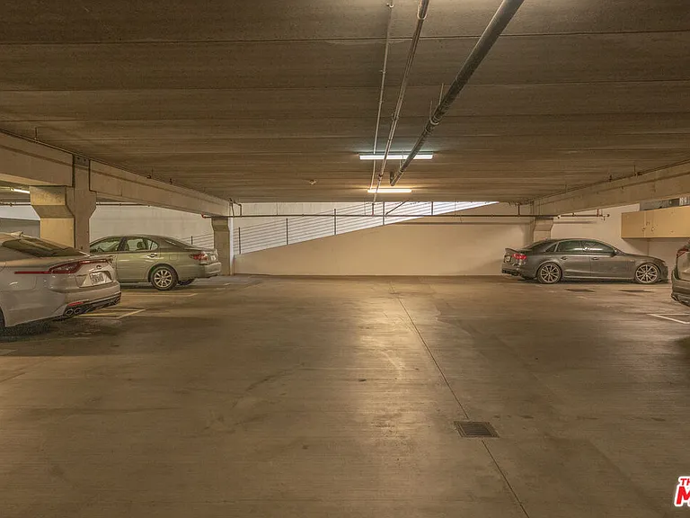 626 E Orange Grove Ave #105 — Photo 36