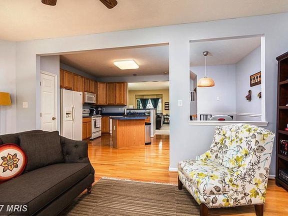 4th image of 2845 Settlers View Dr