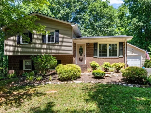 1418 Mountain View Church Rd, King, NC 27021