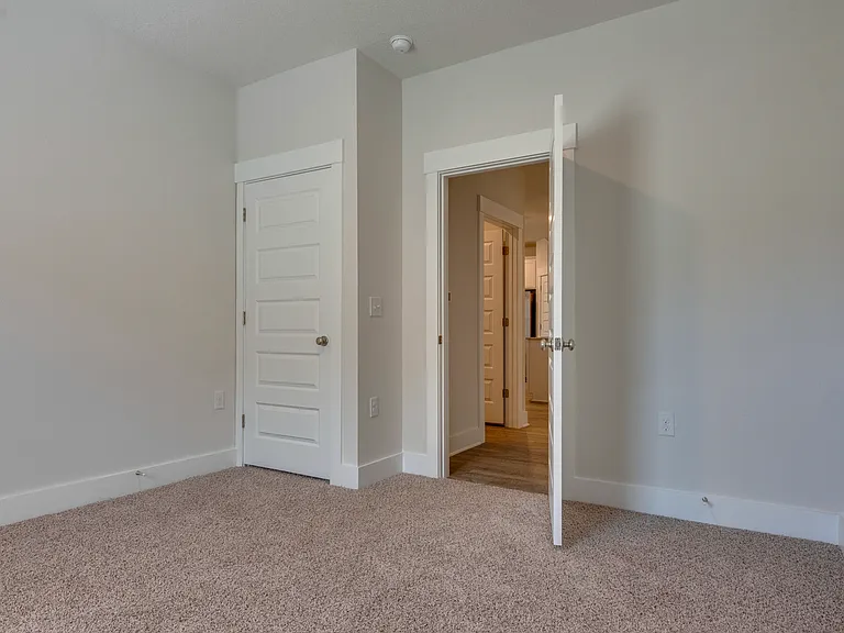 5733 Danbury Blvd — Photo 13