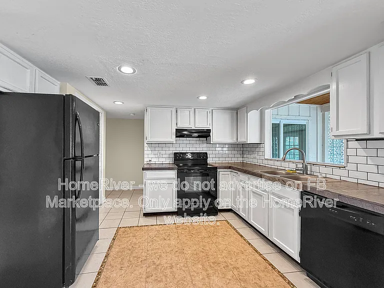 8163 Village Green Rd — Photo 9