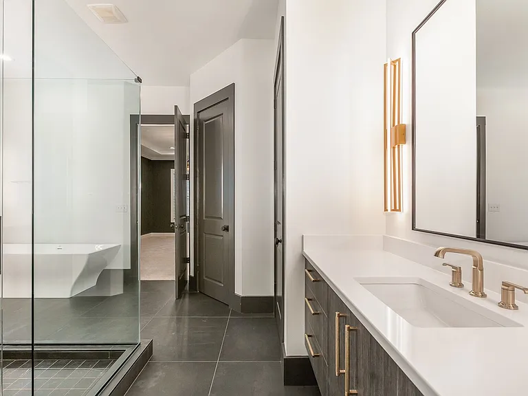 2405 Trenton Park Ln — Photo 28