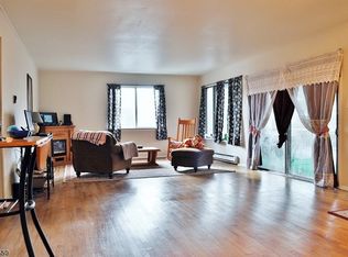 374C E Lakeshore Dr, Montague, NJ 07827