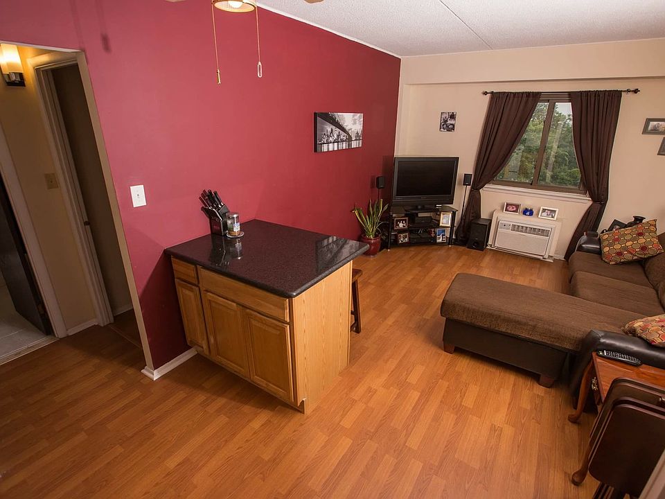 1st image of 27606 Valley Run Dr