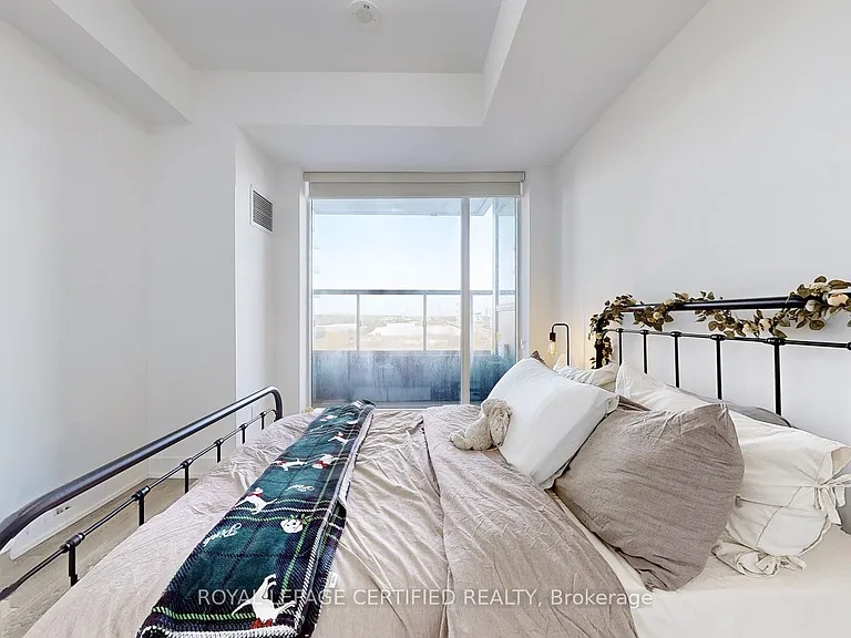 2485 Taunton Rd #826 — Photo 23