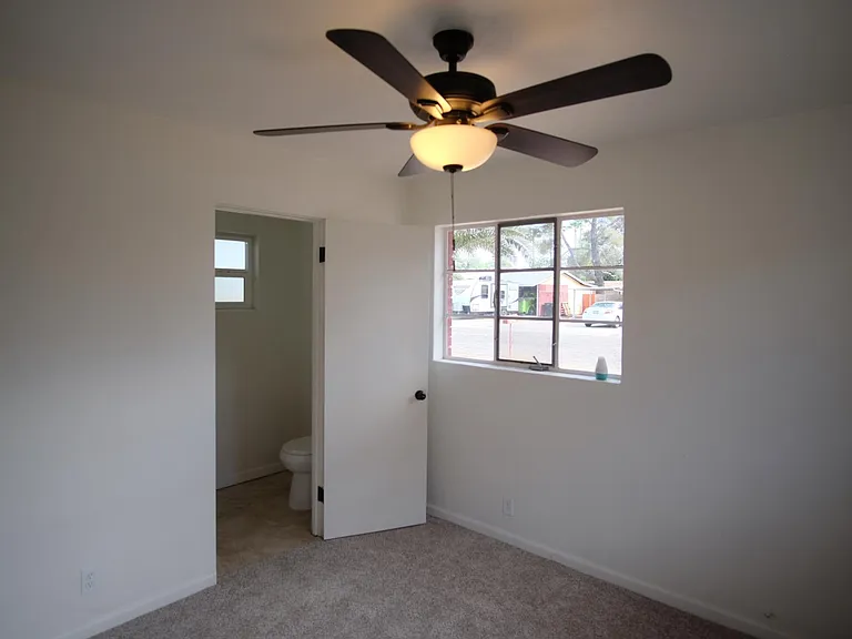 721 E Joan Pl — Photo 11