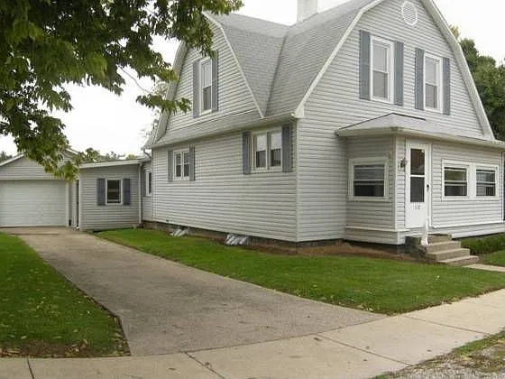 112 N East St photo 1
