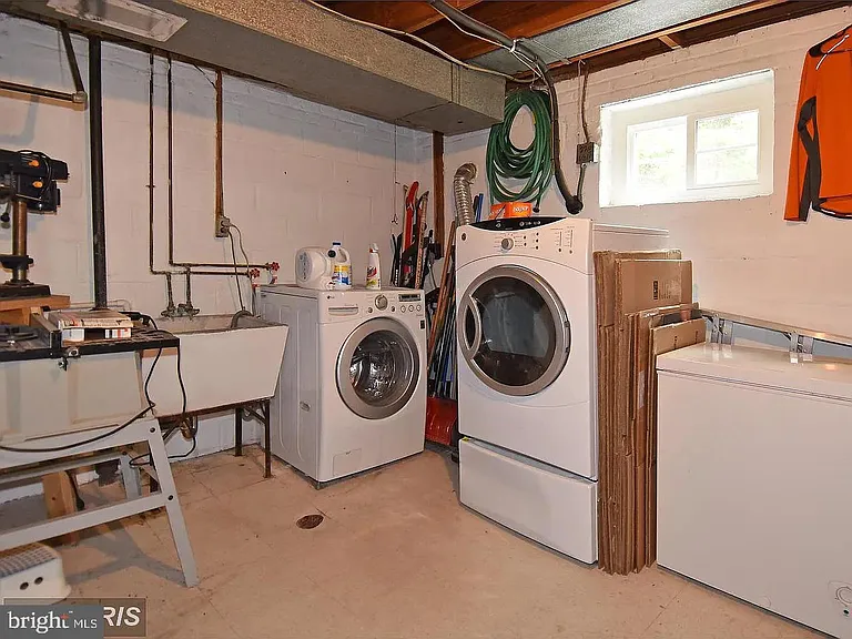 7525 Cayuga Ave — Photo 40