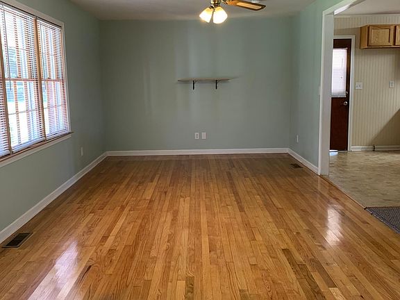 5th image of 203 Camellia Ln