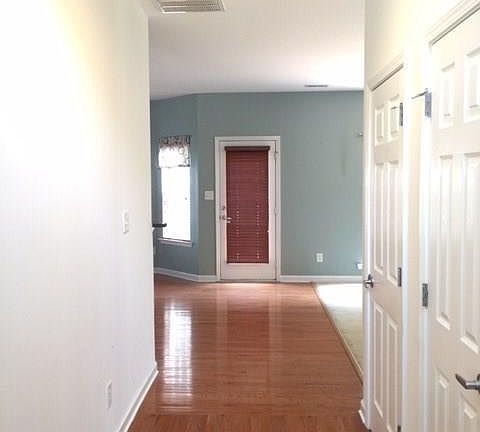 4th image of 10206 Montrose Dr