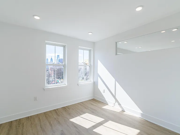 1201 W Girard Ave — Photo 47