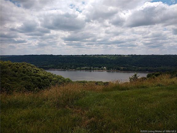 3rd image of 1360 E Scenic View Dr