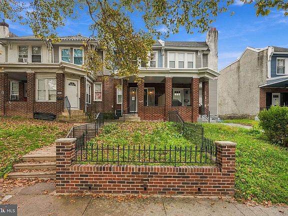 3rd image of 1934 W Godfrey Ave
