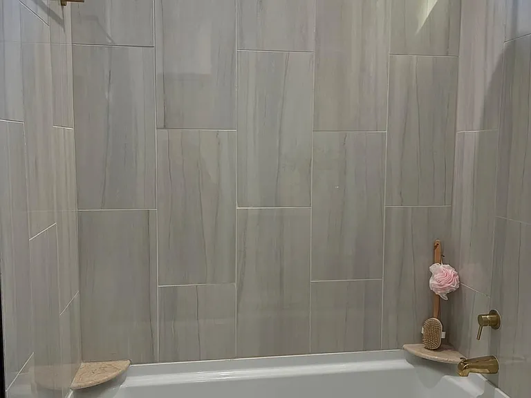 2ND BATH ROOM