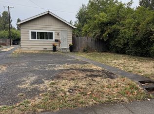 736 5th St, Springfield, OR 97477