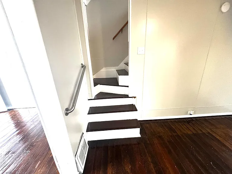 104 Catherine St — Photo 6
