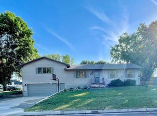 800 Executive Ave, Crooks, SD 57020